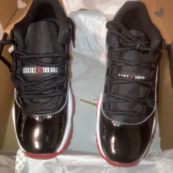 Air Jordan 11 Retro (6Y) NWT - Picture 4 of 9
